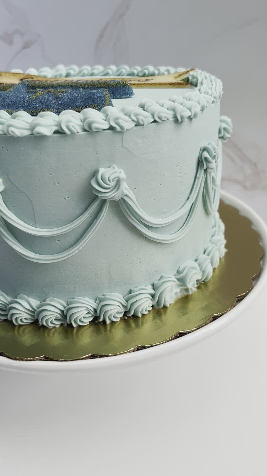 seattle graduation cake